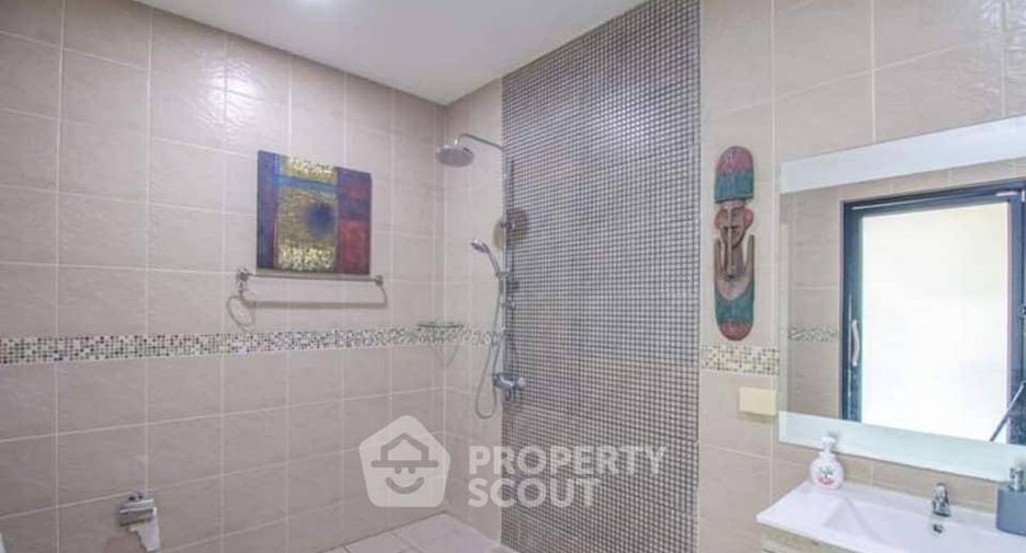 For rent 5 bedrooms house in East Pattaya, Pattaya
