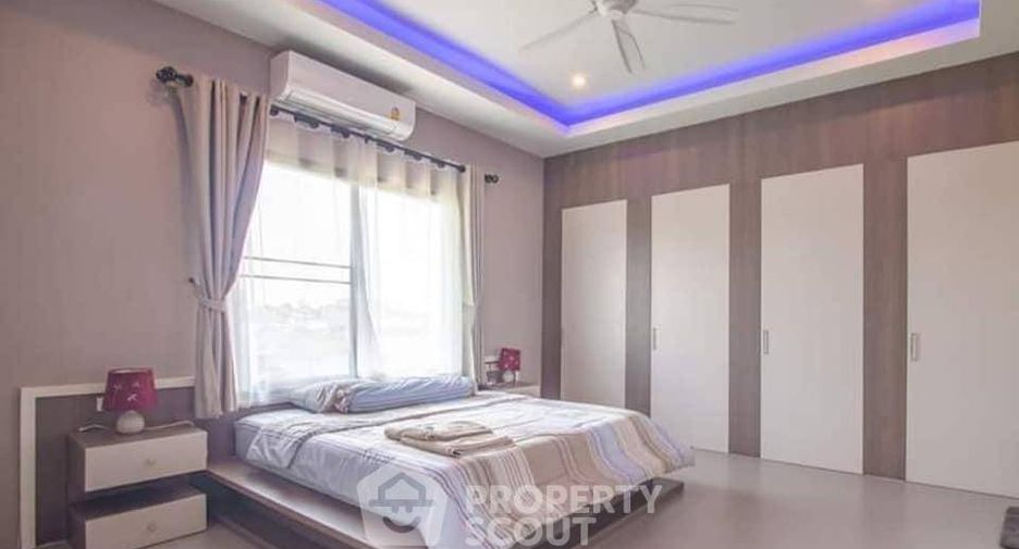 For rent 5 bedrooms house in East Pattaya, Pattaya