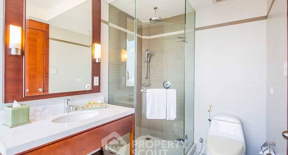 For rent 2 bedrooms apartment in Khlong Toei, Bangkok