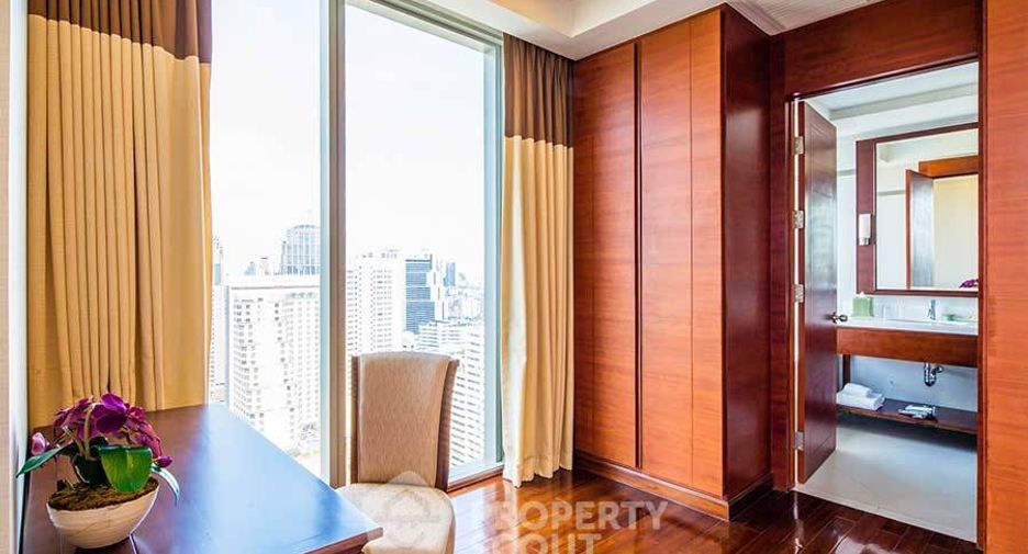 For rent 2 bedrooms apartment in Khlong Toei, Bangkok