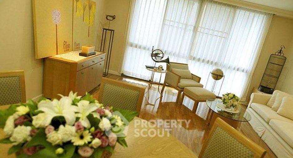 For rent 2 bedrooms apartment in Watthana, Bangkok