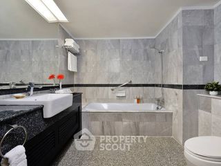 For rent 2 ベッドルーム apartment in Pathum Wan, Bangkok