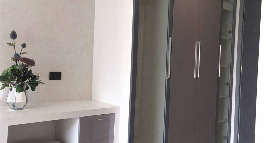For rent 2 bedrooms apartment in Watthana, Bangkok