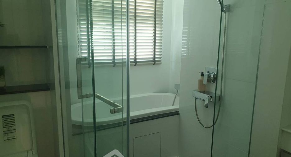 For rent 2 bedrooms apartment in Watthana, Bangkok