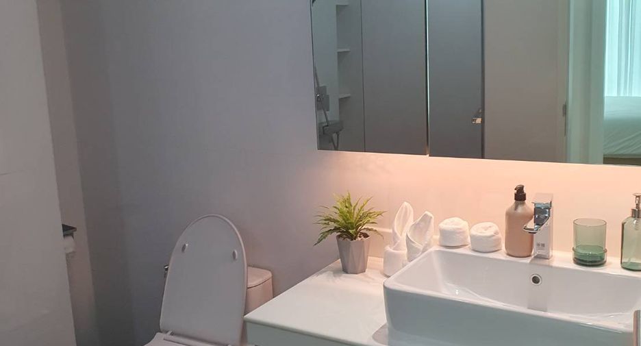For rent 2 bedrooms apartment in Watthana, Bangkok