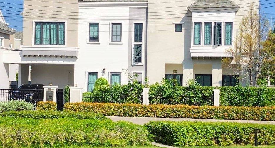 For rent 4 bedrooms house in Bang Khae, Bangkok