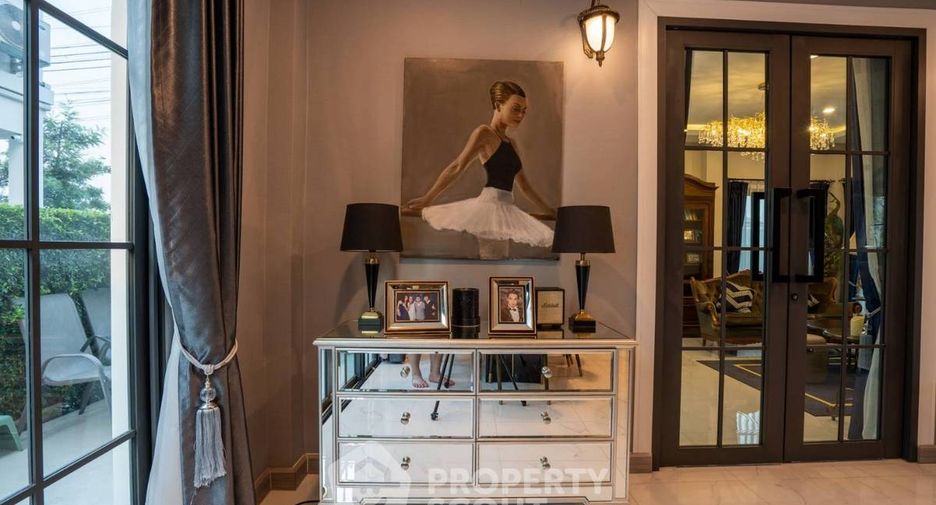 For rent 4 bedrooms house in Bang Khae, Bangkok