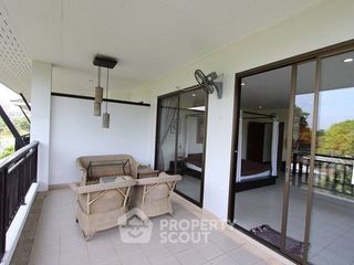 For rent 4 bedrooms condo in Na Jomtien, Pattaya