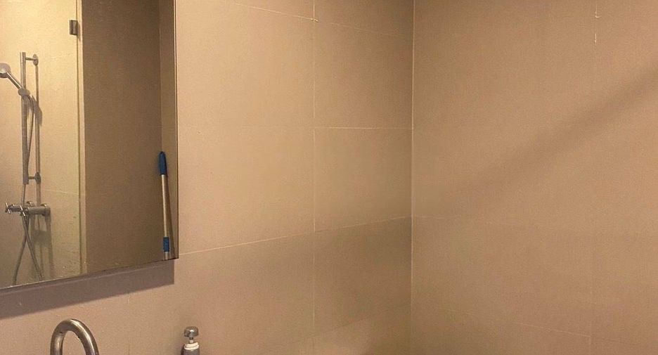 For sale 1 bed condo in Khlong San, Bangkok