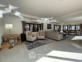 Villa zur Miete mit 6 Zimmer in Bang Lamung, Chonburi