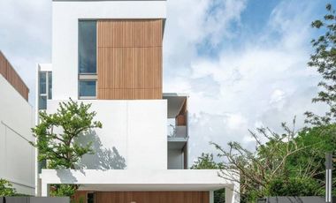 Haus zur Miete mit 4 Zimmer in Saphan Sung, Bangkok