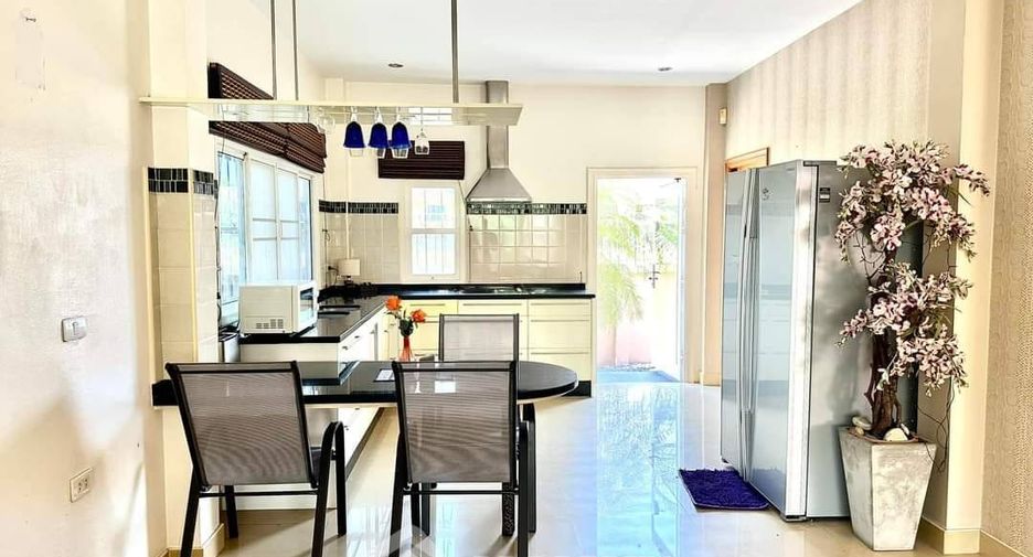 For rent 3 bedrooms villa in Jomtien, Pattaya