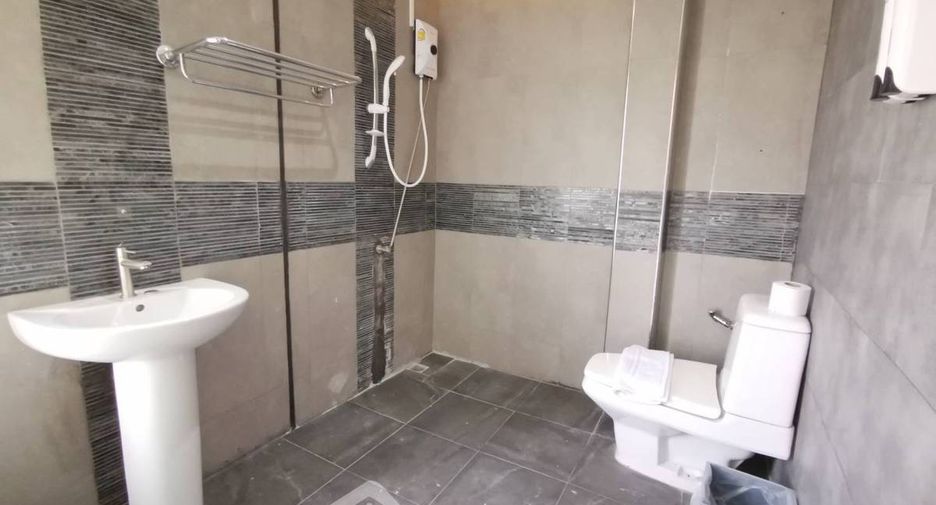 For rent 10 bedrooms villa in Bang Lamung, Chonburi