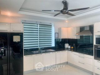 Villa en alquiler de 3 habitaciones en Bang Lamung, Chonburi