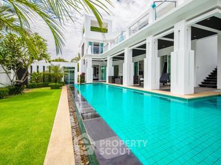 Villa en alquiler de 5 habitaciones en Bang Lamung, Chonburi