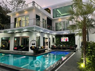 Villa zur Miete mit 8 Zimmer in Bang Lamung, Chonburi