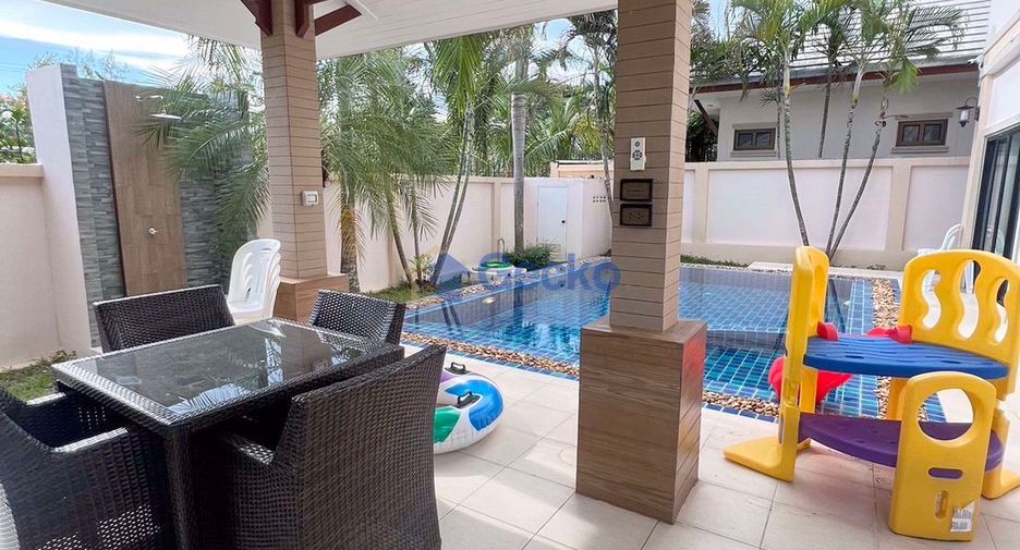 For rent 4 bedrooms house in Huay Yai, Pattaya