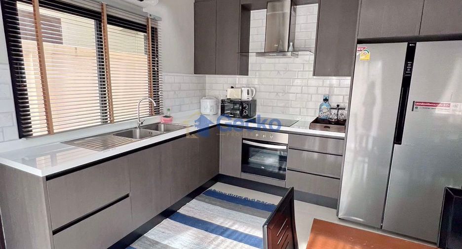 For rent 4 bedrooms house in Huay Yai, Pattaya