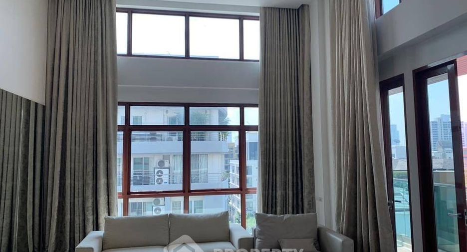 For rent 3 bedrooms condo in Khlong Toei, Bangkok