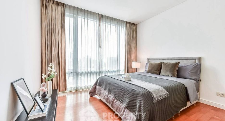 For rent 2 bedrooms condo in Khlong Toei, Bangkok