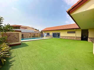À louer et à vendre 4 chambres maison à Bang Lamung, Chonburi