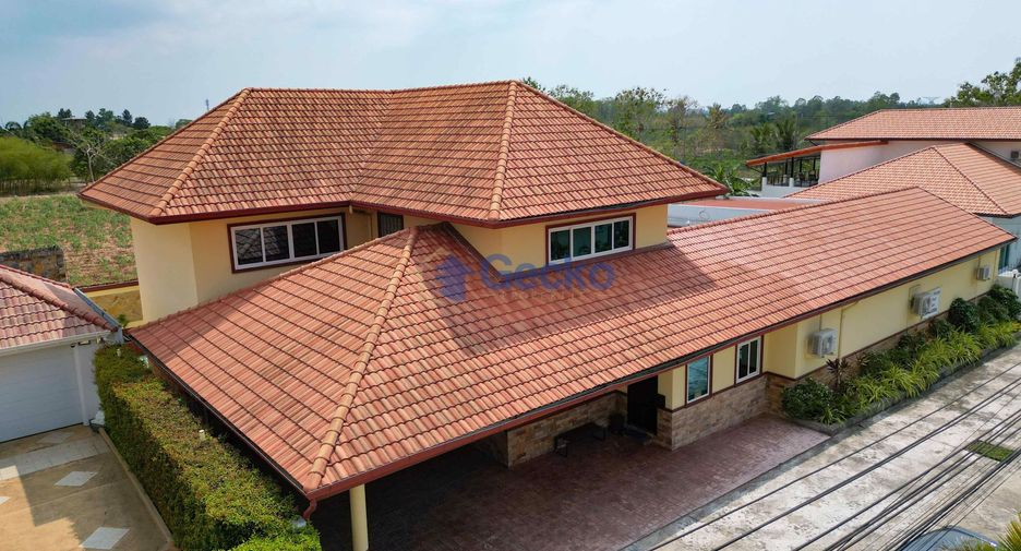 For rent and for sale 4 bedrooms house in Bang Lamung, Chonburi