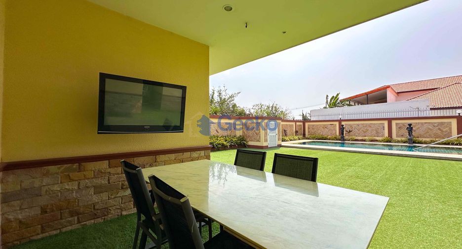 For rent and for sale 4 bedrooms house in Bang Lamung, Chonburi