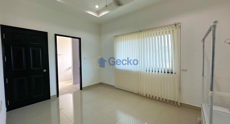 For rent and for sale 4 bedrooms house in Bang Lamung, Chonburi