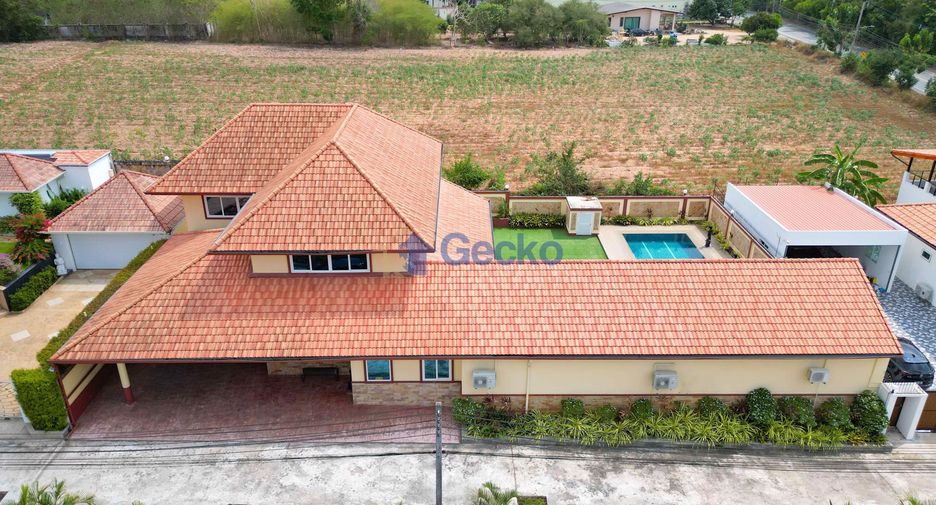 For rent and for sale 4 bedrooms house in Bang Lamung, Chonburi