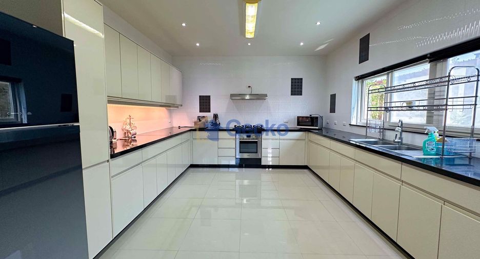 For rent and for sale 4 bedrooms house in Bang Lamung, Chonburi