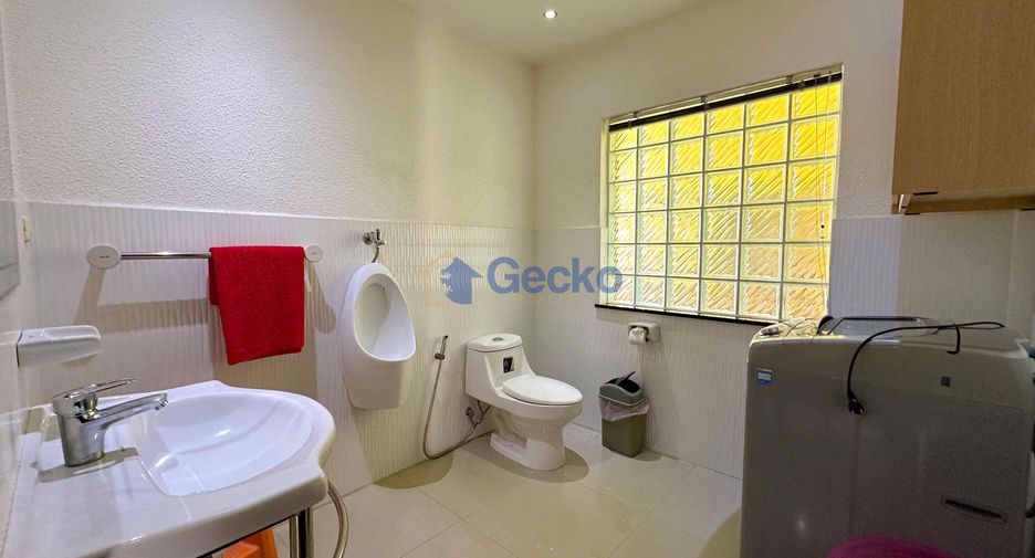 For rent and for sale 4 bedrooms house in Bang Lamung, Chonburi