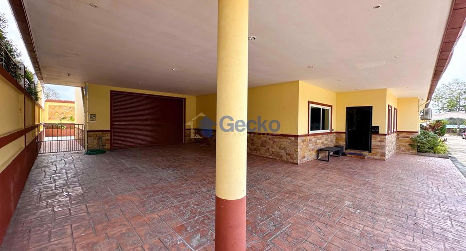 For rent and for sale 4 bedrooms house in Bang Lamung, Chonburi