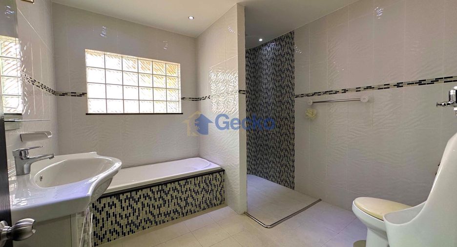 For rent and for sale 4 bedrooms house in Bang Lamung, Chonburi