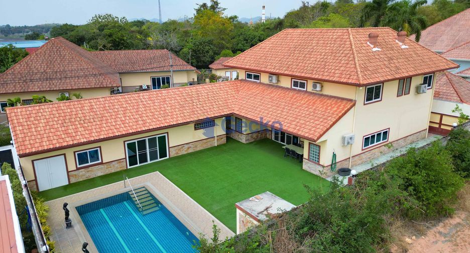 For rent and for sale 4 bedrooms house in Bang Lamung, Chonburi