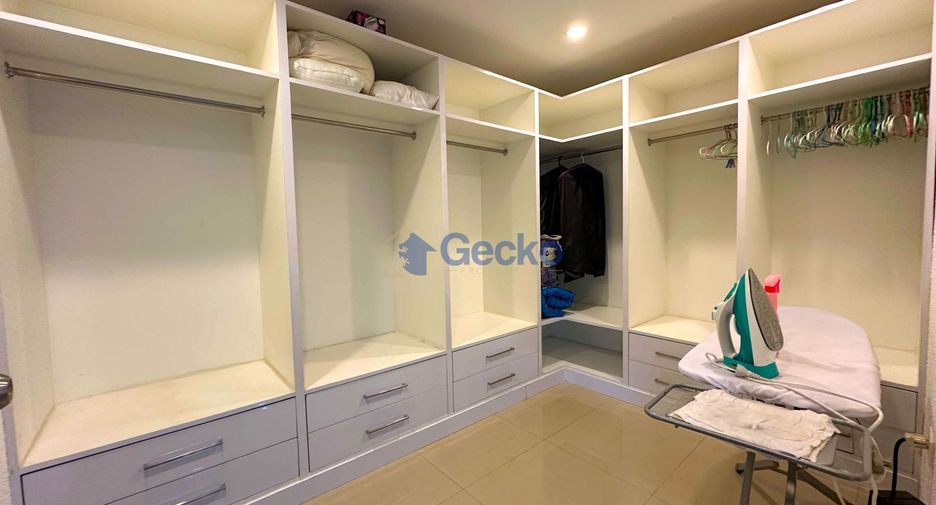 For rent and for sale 4 bedrooms house in Bang Lamung, Chonburi