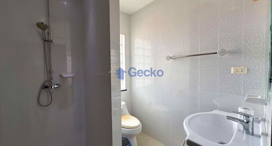 For rent and for sale 4 bedrooms house in Bang Lamung, Chonburi