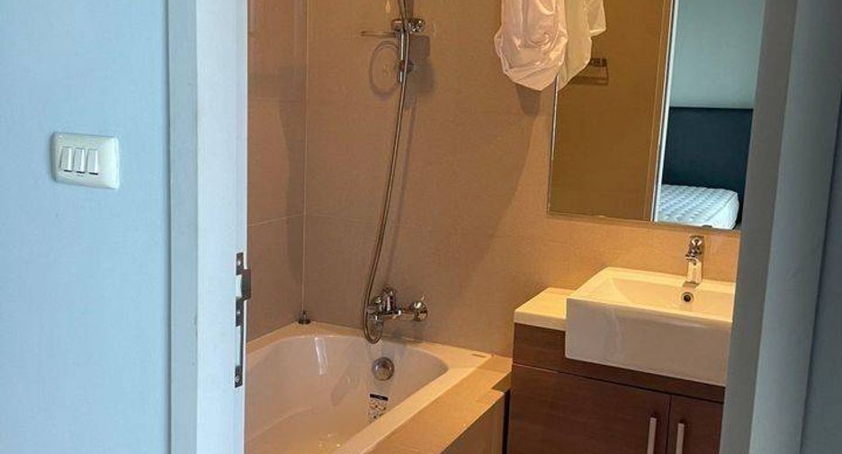 For rent 2 bedrooms condo in Khlong Toei, Bangkok