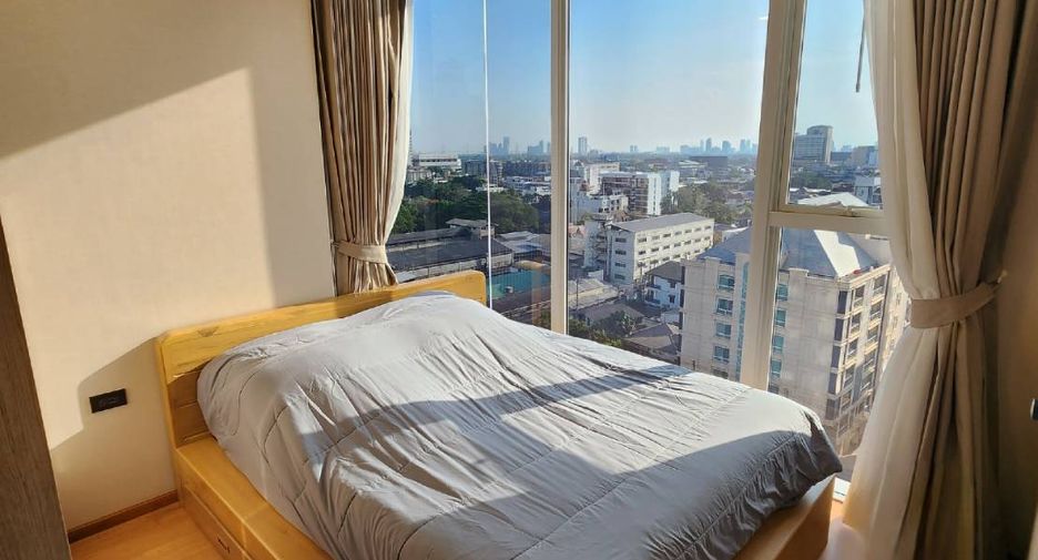For rent 2 bedrooms condo in Khlong Toei, Bangkok