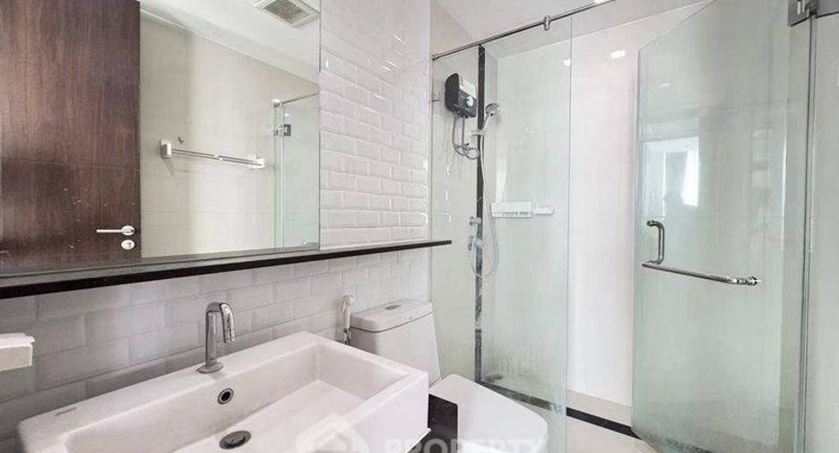 For rent 2 bedrooms condo in Pathum Wan, Bangkok