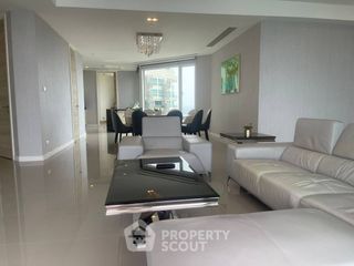 For rent 3 bedrooms condo in Bang Lamung, Chonburi