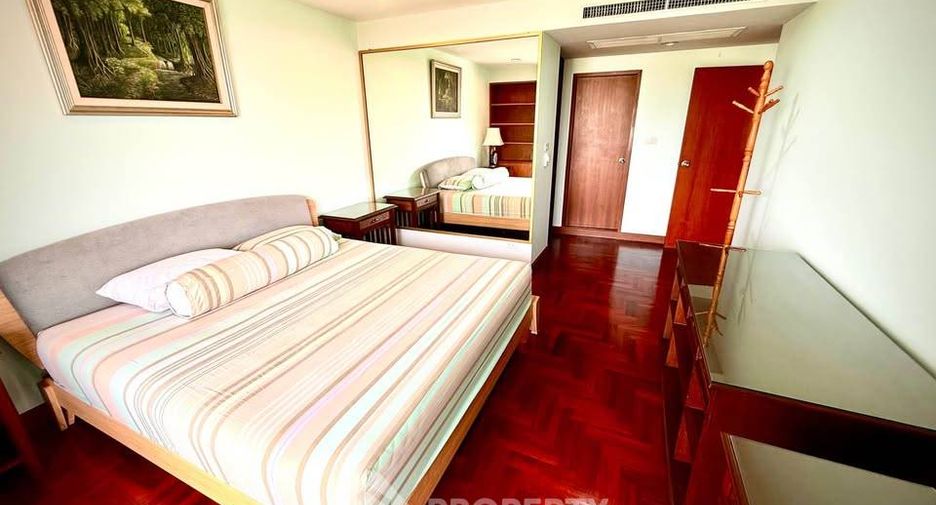 À louer 2 chambres condo à Yan Nawa, Bangkok