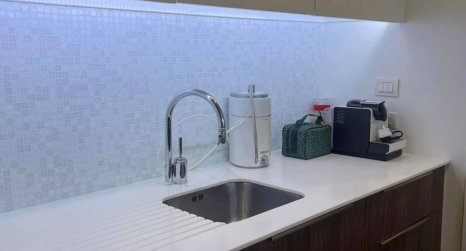 For rent 2 bedrooms condo in Pathum Wan, Bangkok
