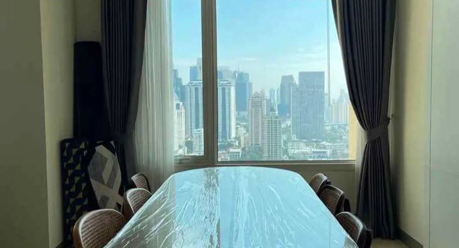 For rent 3 bedrooms condo in Sathon, Bangkok