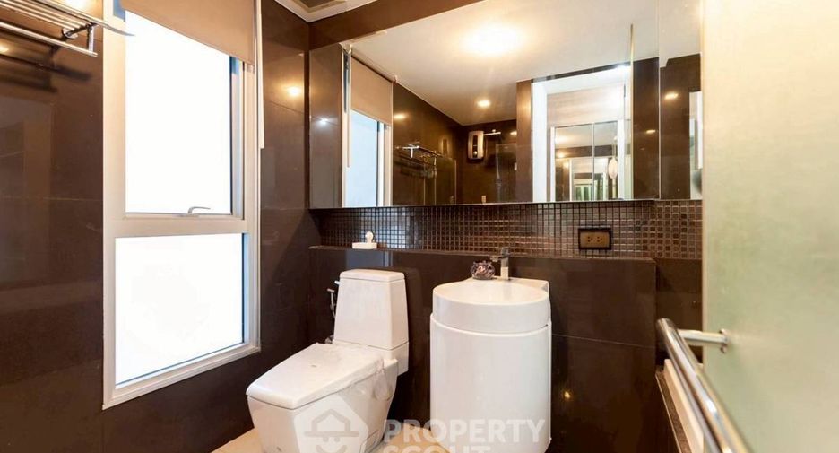 Condo en alquiler de 2 habitaciones en Phra Khanong, Bangkok