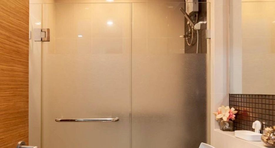 Condo en alquiler de 2 habitaciones en Phra Khanong, Bangkok