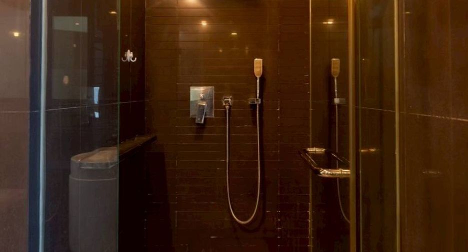 Condo en alquiler de 2 habitaciones en Phra Khanong, Bangkok