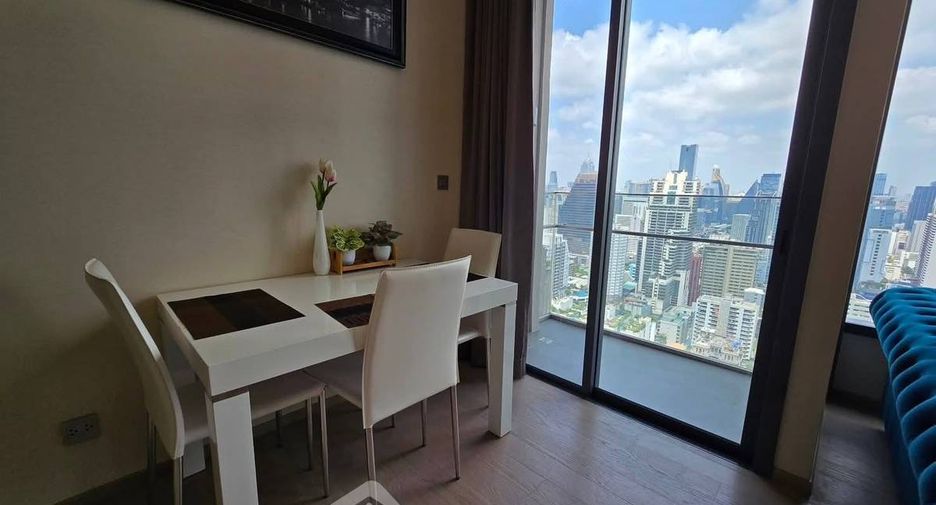 For rent 2 bedrooms condo in Watthana, Bangkok