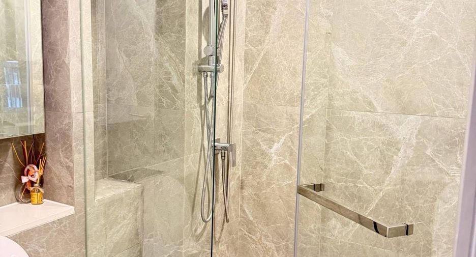 For rent 1 bed condo in Huai Khwang, Bangkok