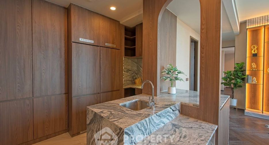 For rent 2 bedrooms condo in Khlong Toei, Bangkok