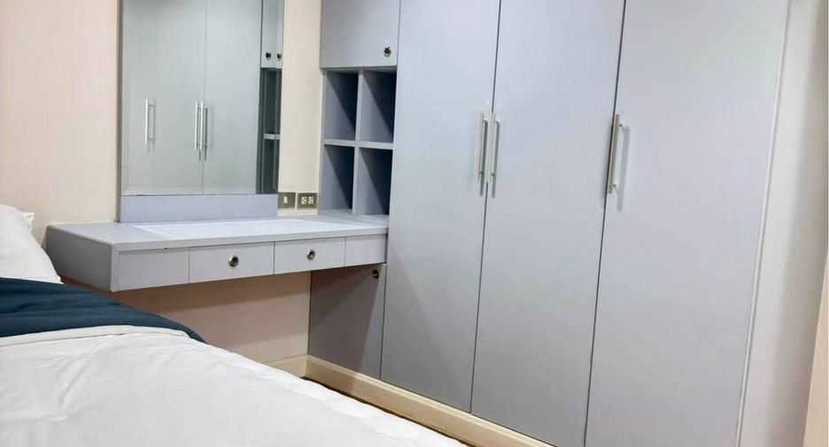 For rent 3 bedrooms condo in Watthana, Bangkok